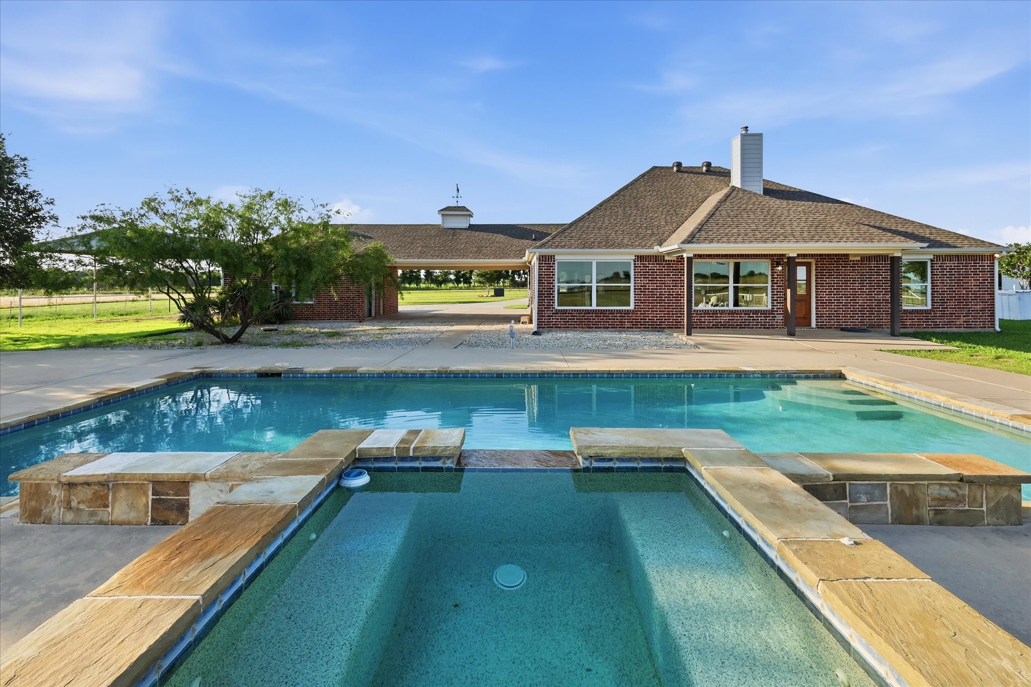 2500 County Road 332 Era TX 76238