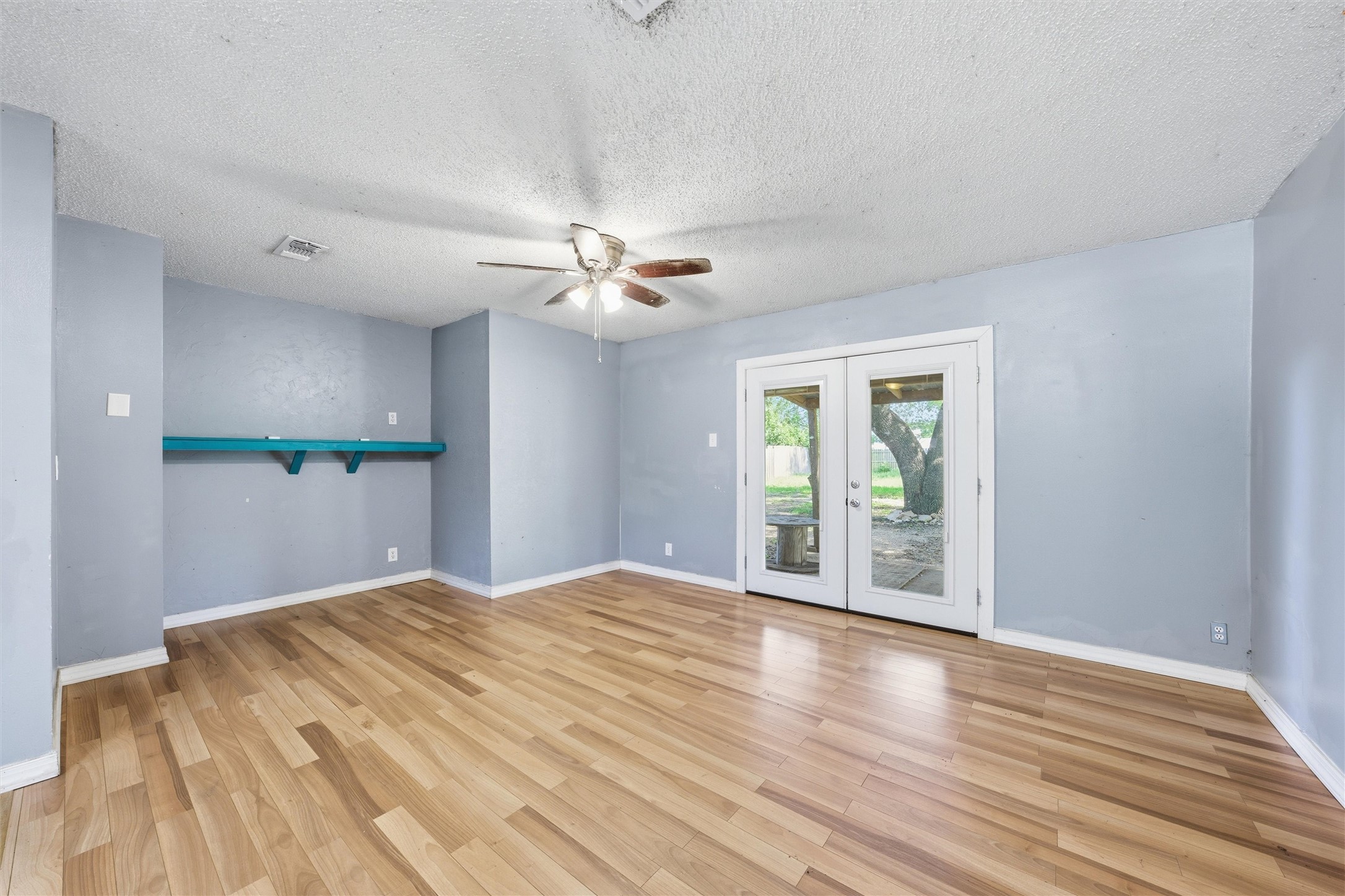 103 Mooney Avenue Oglesby TX 76561