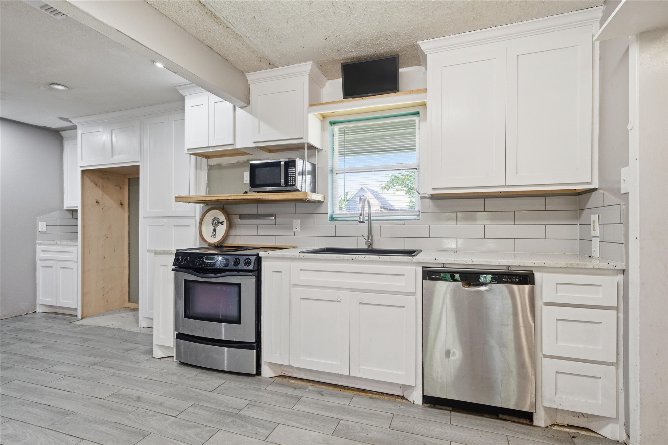 103 Mooney Avenue Oglesby TX 76561