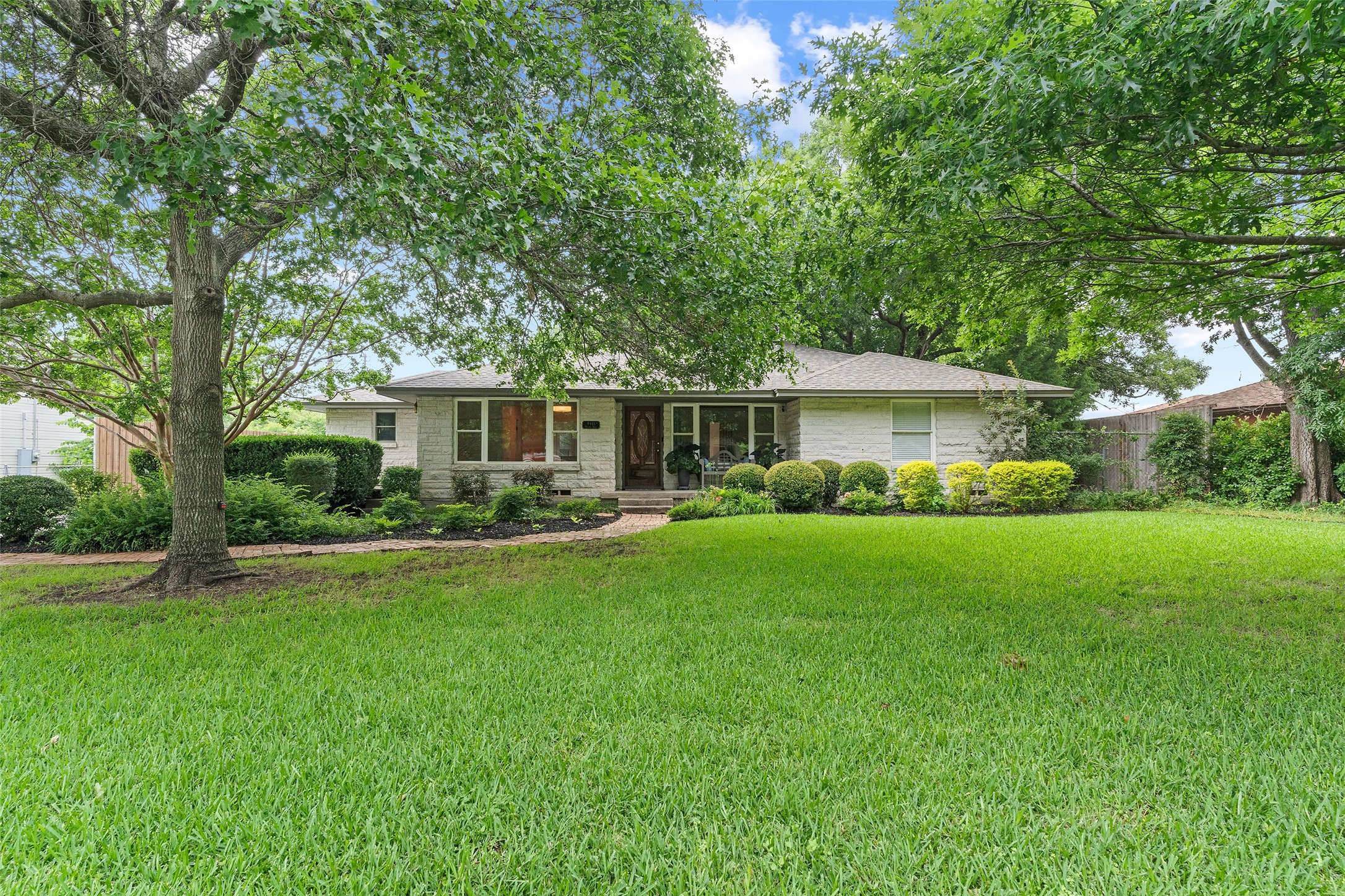 9411 Redondo Drive Dallas TX 75218