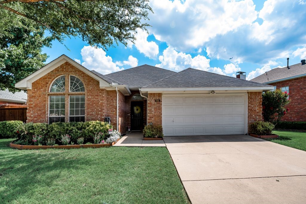904 Dallas Lane Lewisville TX 75067