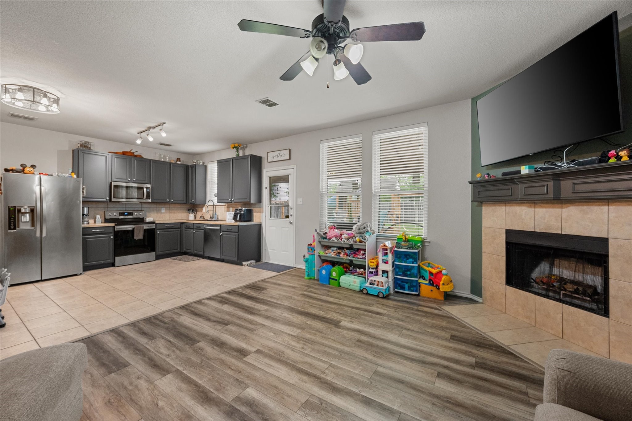 517 Zachum Drive Arlington TX 76002
