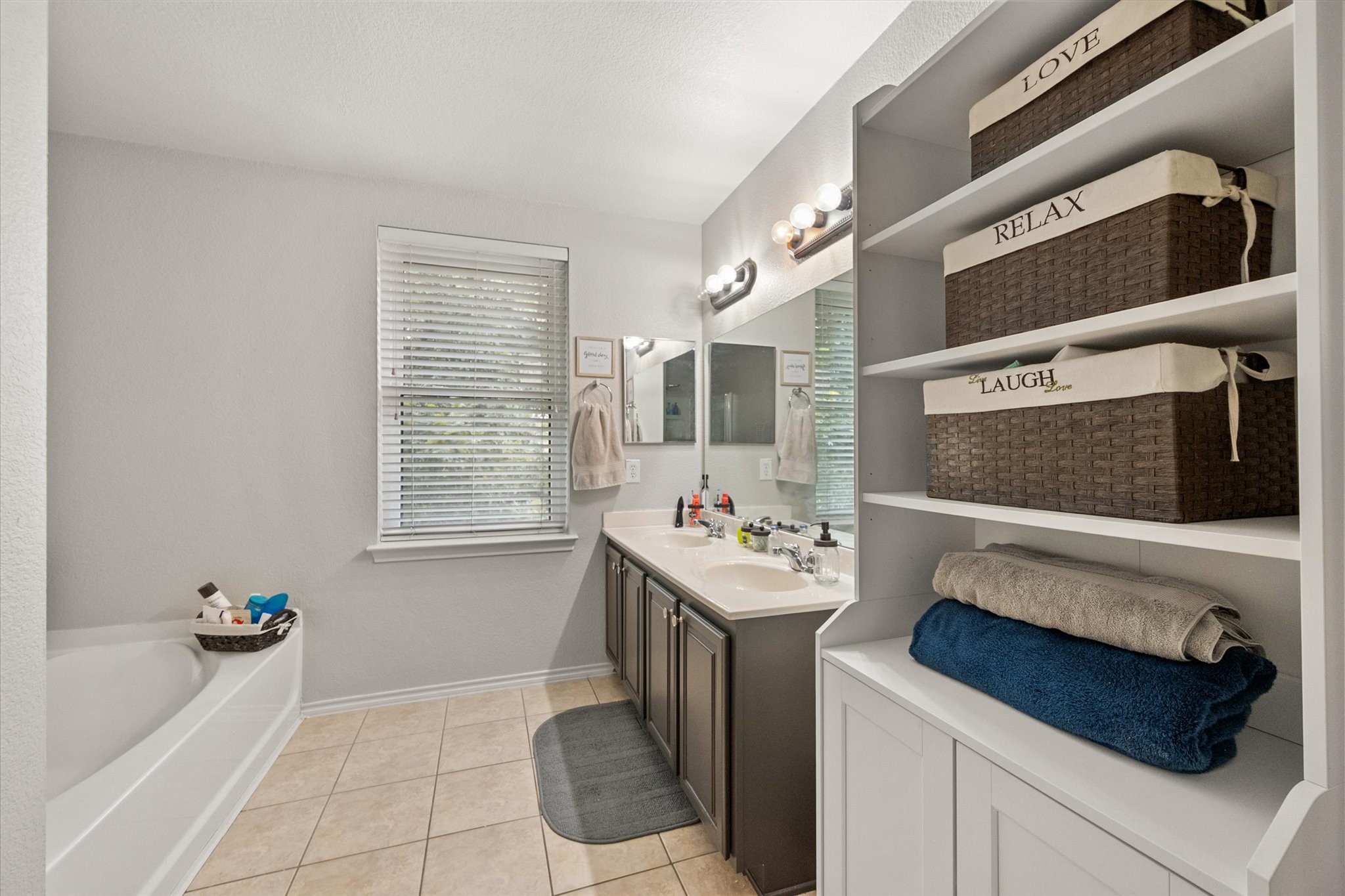 517 Zachum Drive Arlington TX 76002