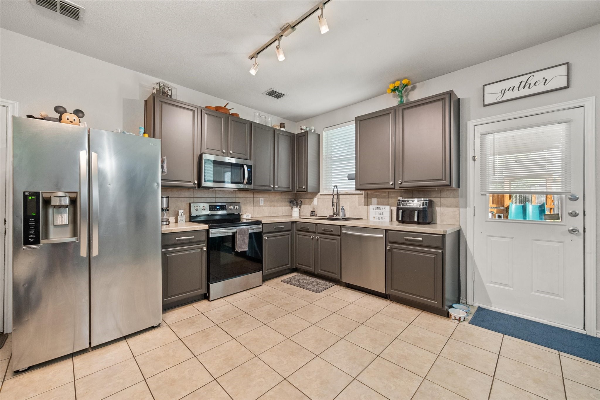 517 Zachum Drive Arlington TX 76002