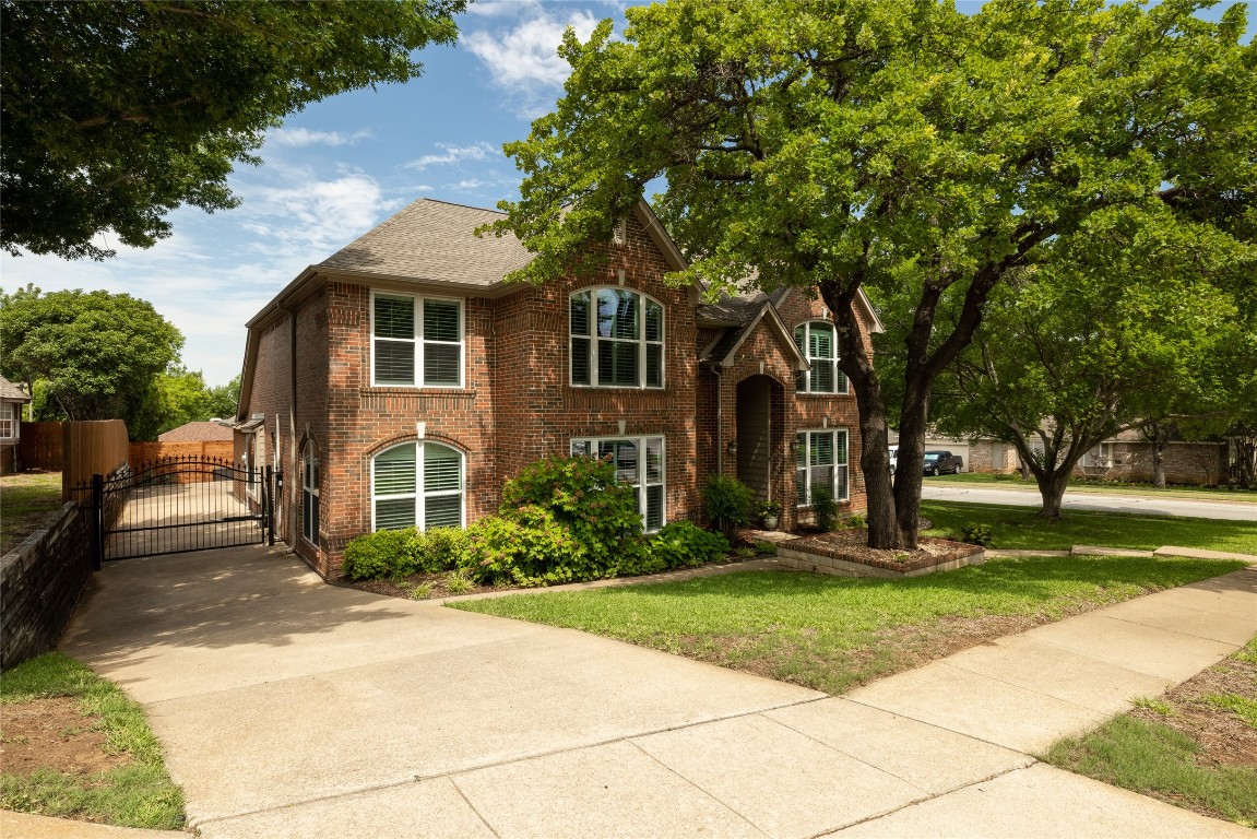 8551 Twisted Oaks Court North Richland Hills TX 76182