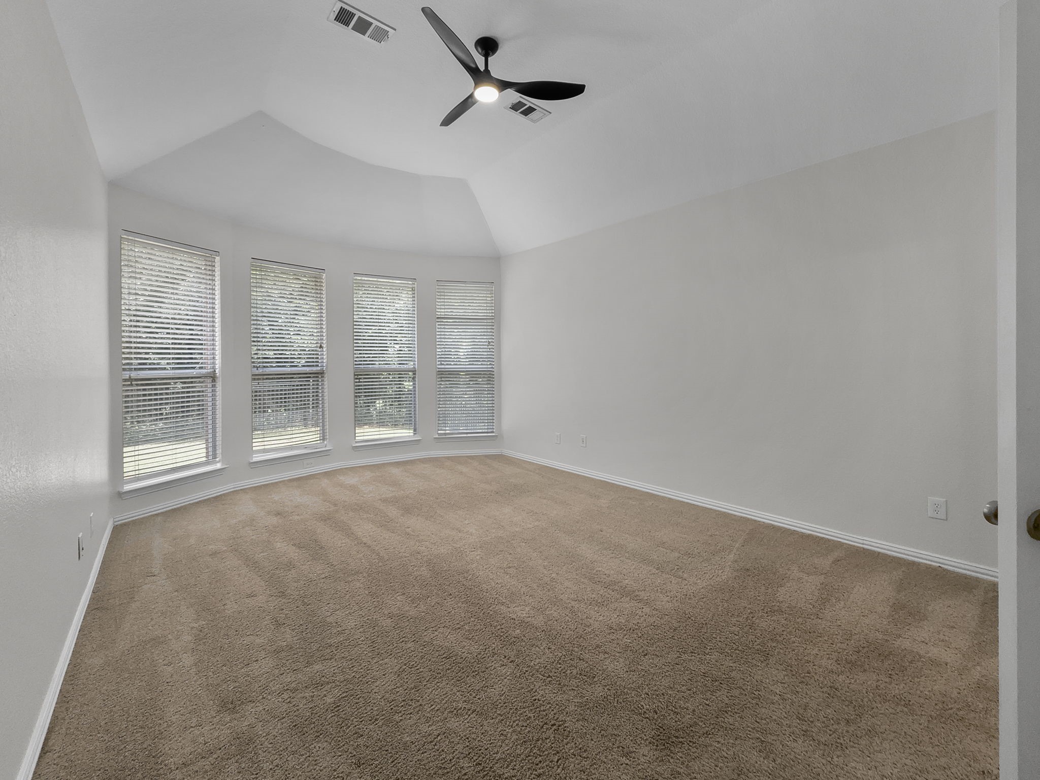 8207 Carter Street Lantana TX 76226