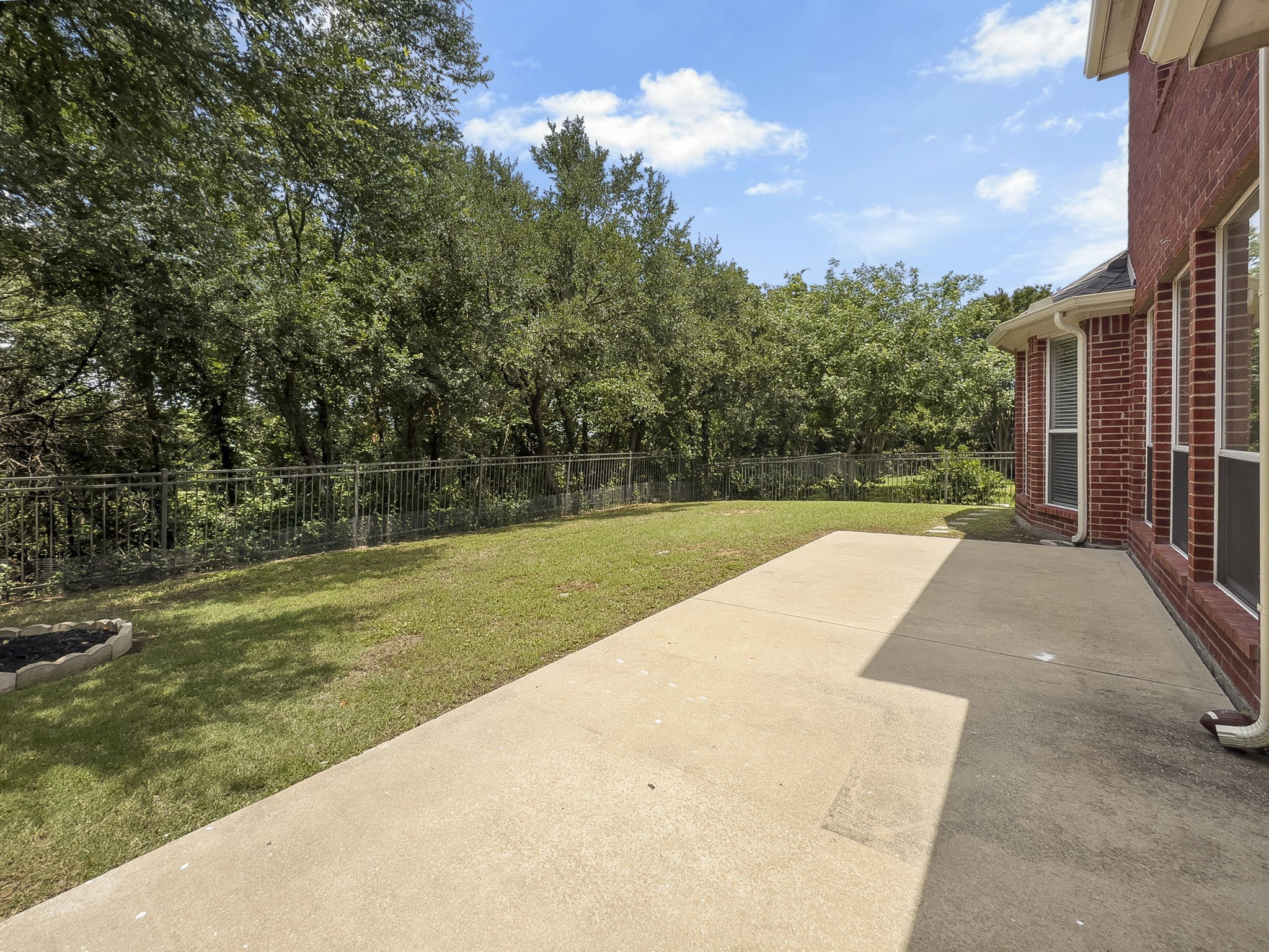 8207 Carter Street Lantana TX 76226