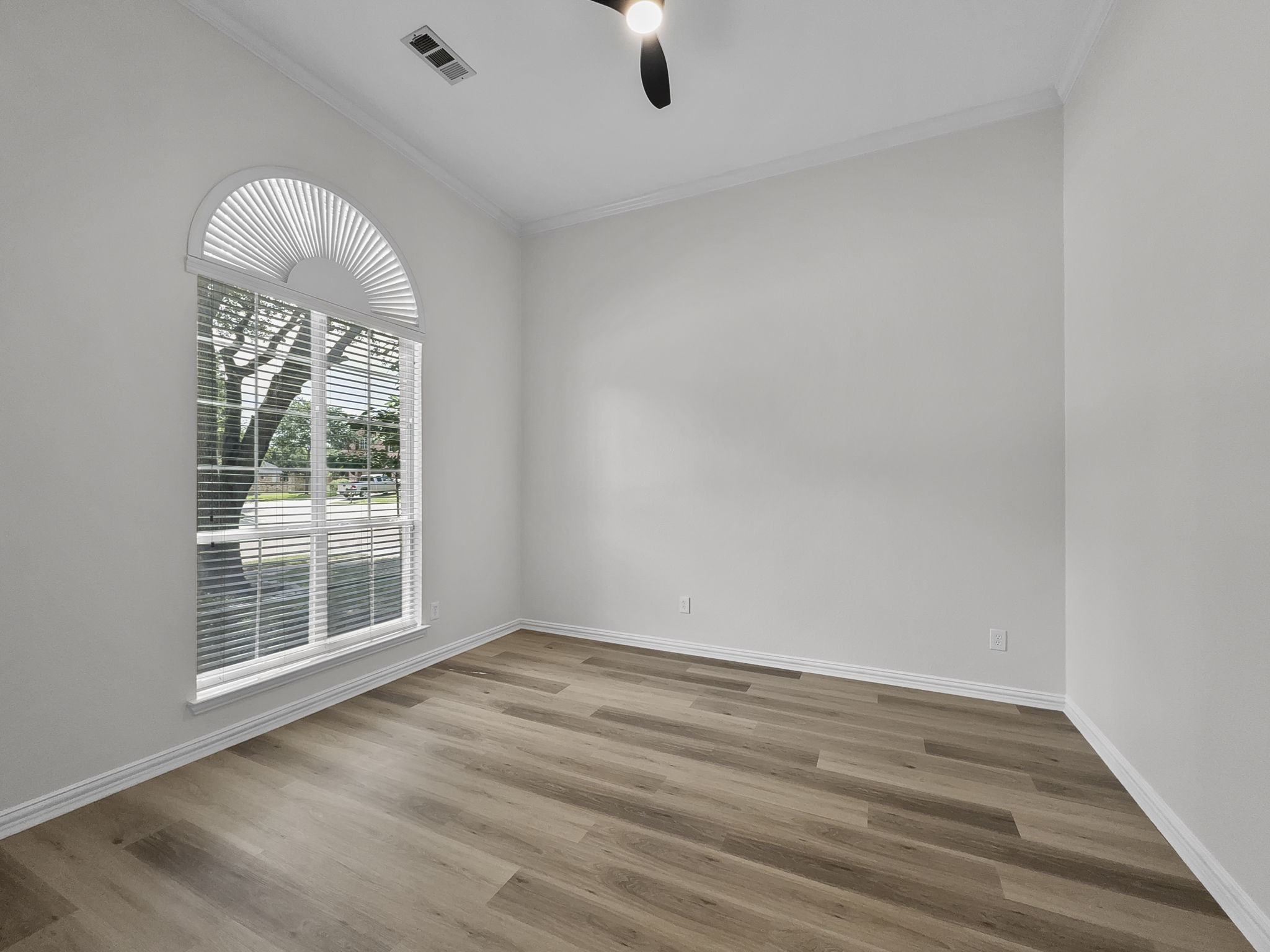 8207 Carter Street Lantana TX 76226