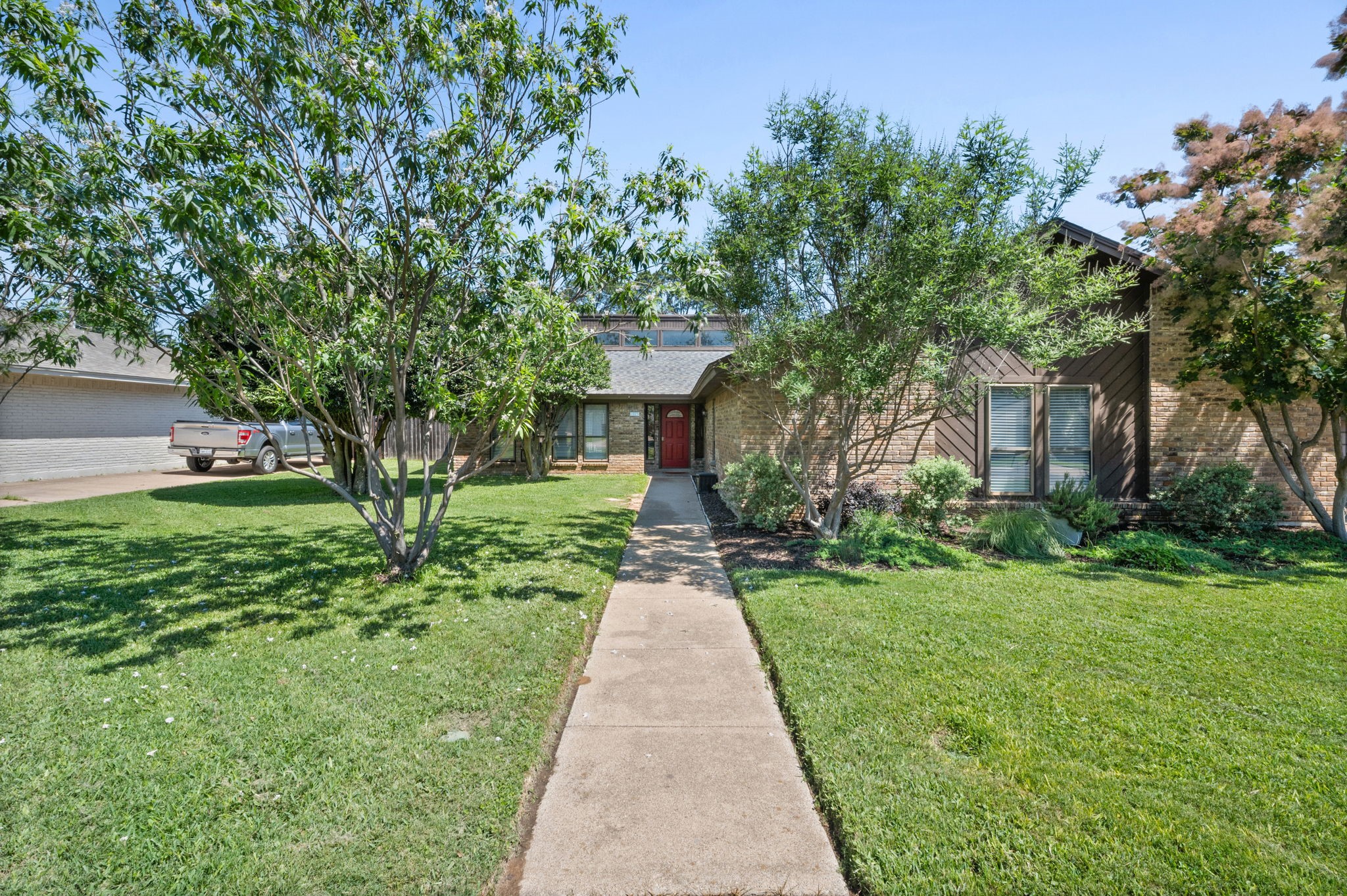 1023 Auburn Drive Arlington TX 76012