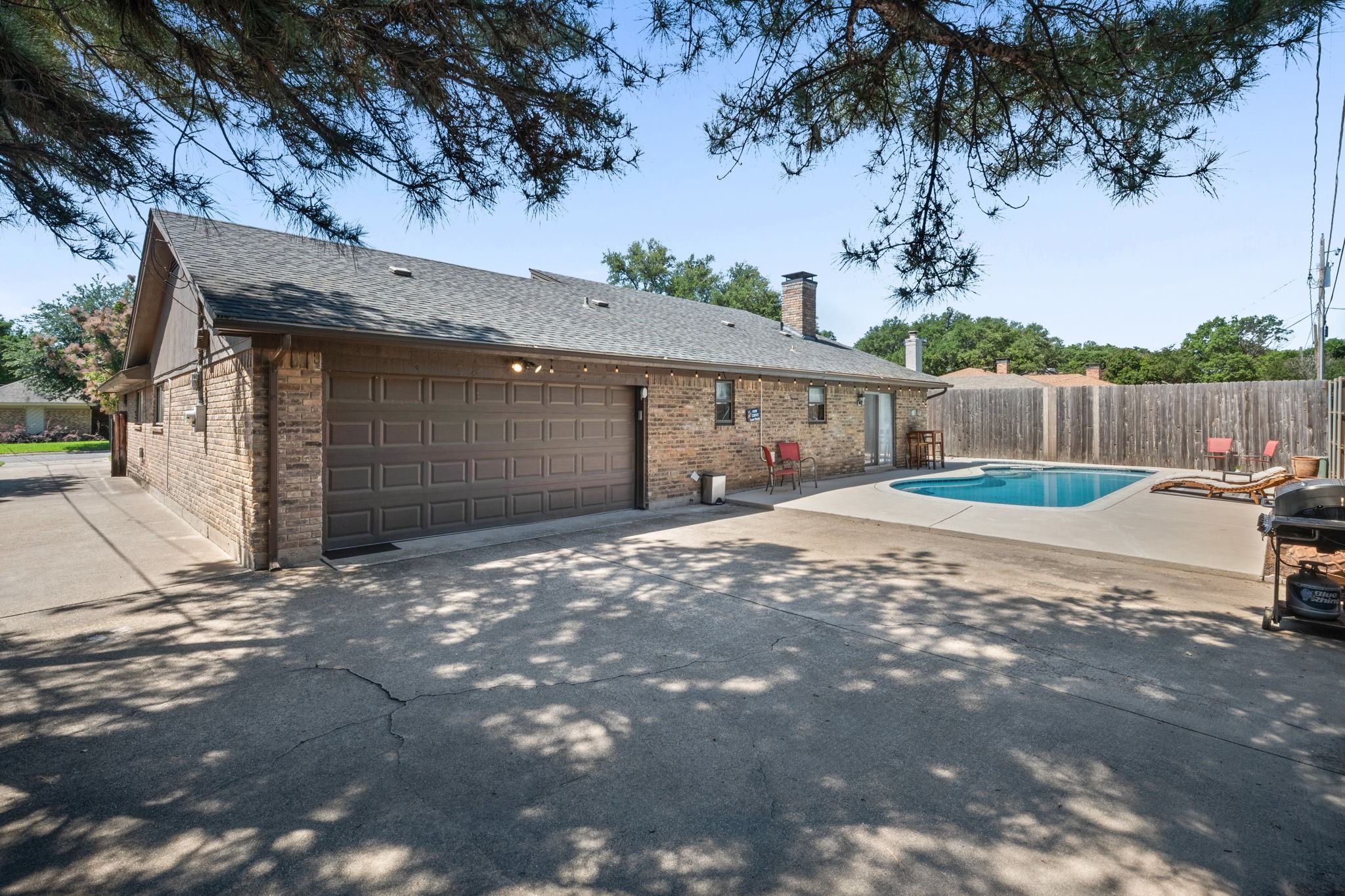 1023 Auburn Drive Arlington TX 76012