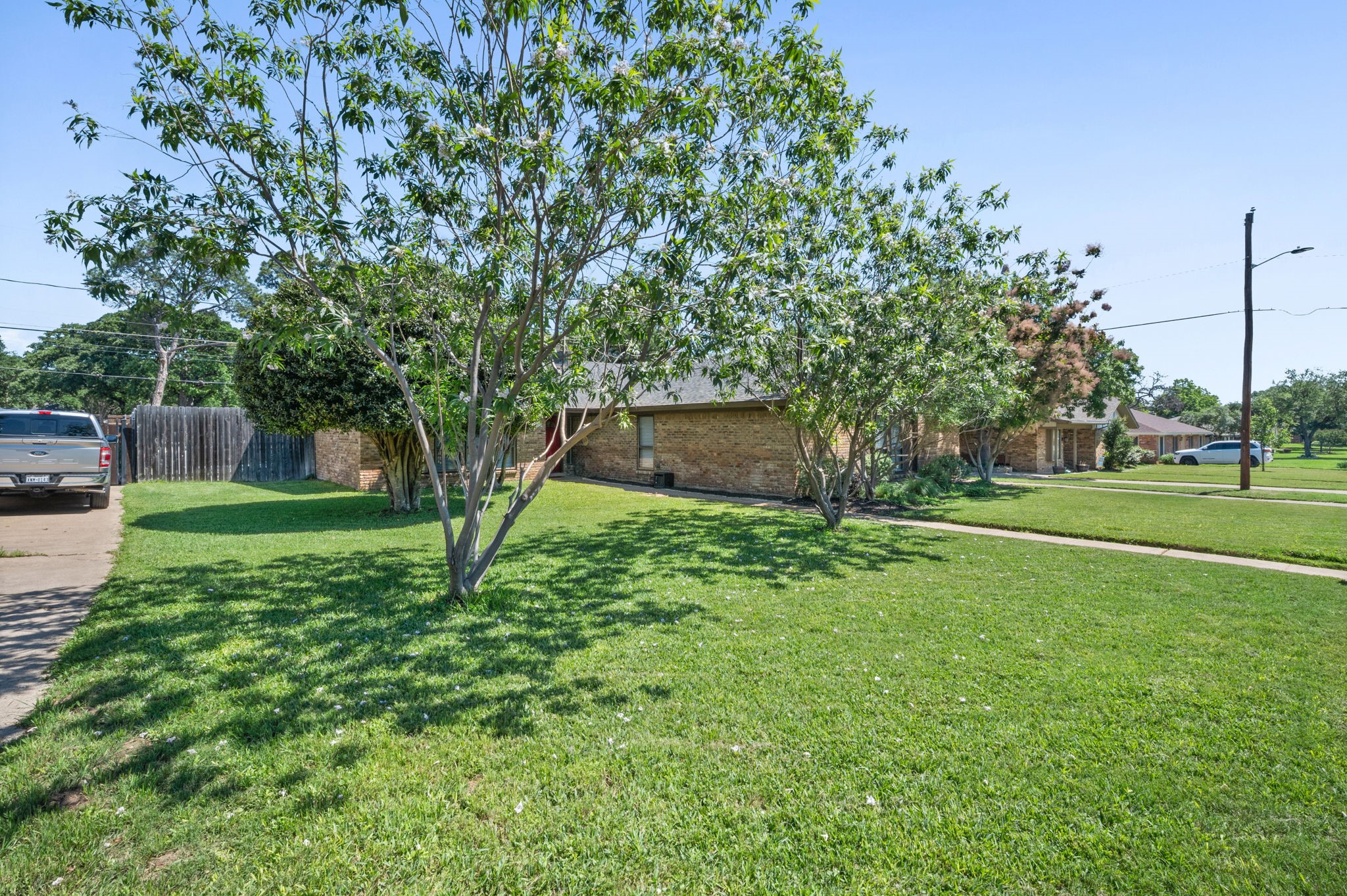 1023 Auburn Drive Arlington TX 76012
