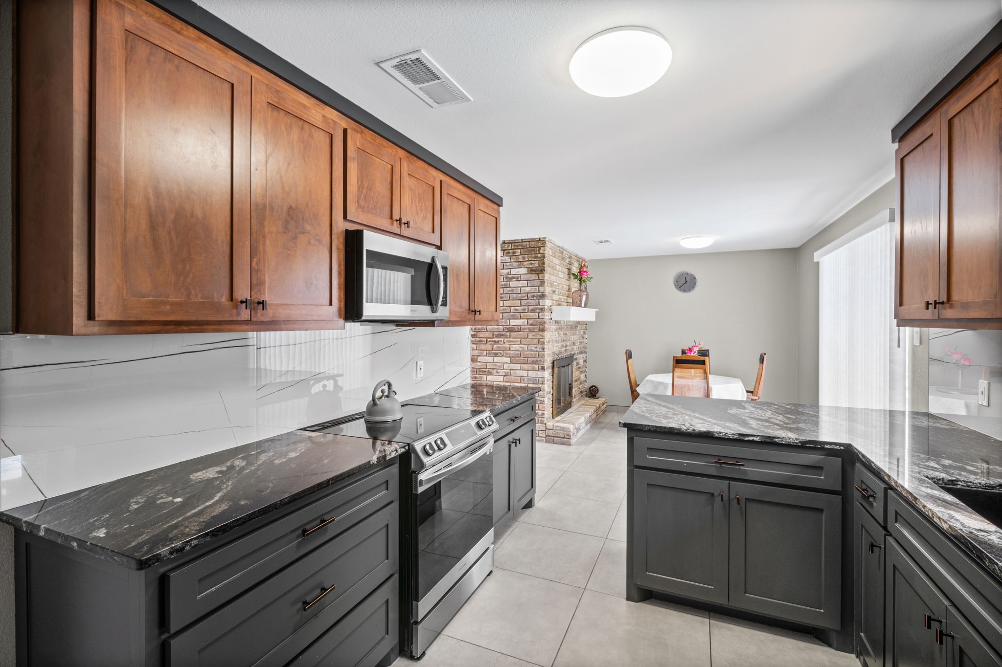 1023 Auburn Drive Arlington TX 76012