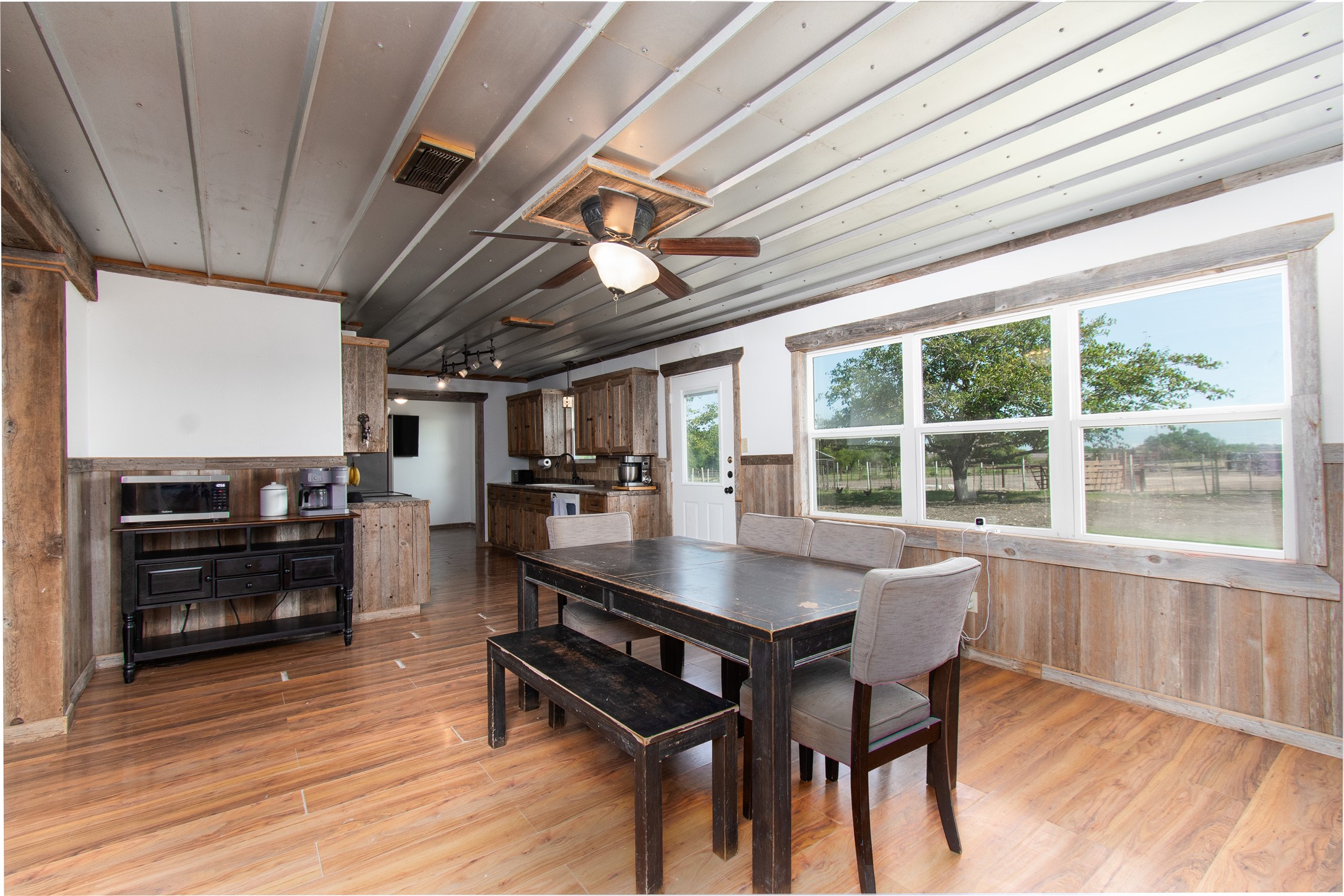 8490 E Us Highway 190 Rogers TX 76569