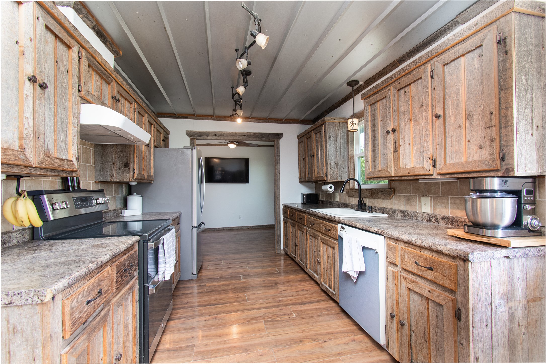8490 E Us Highway 190 Rogers TX 76569