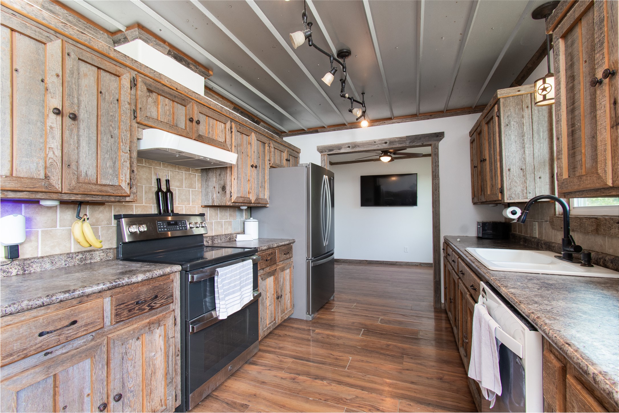 8490 E Us Highway 190 Rogers TX 76569