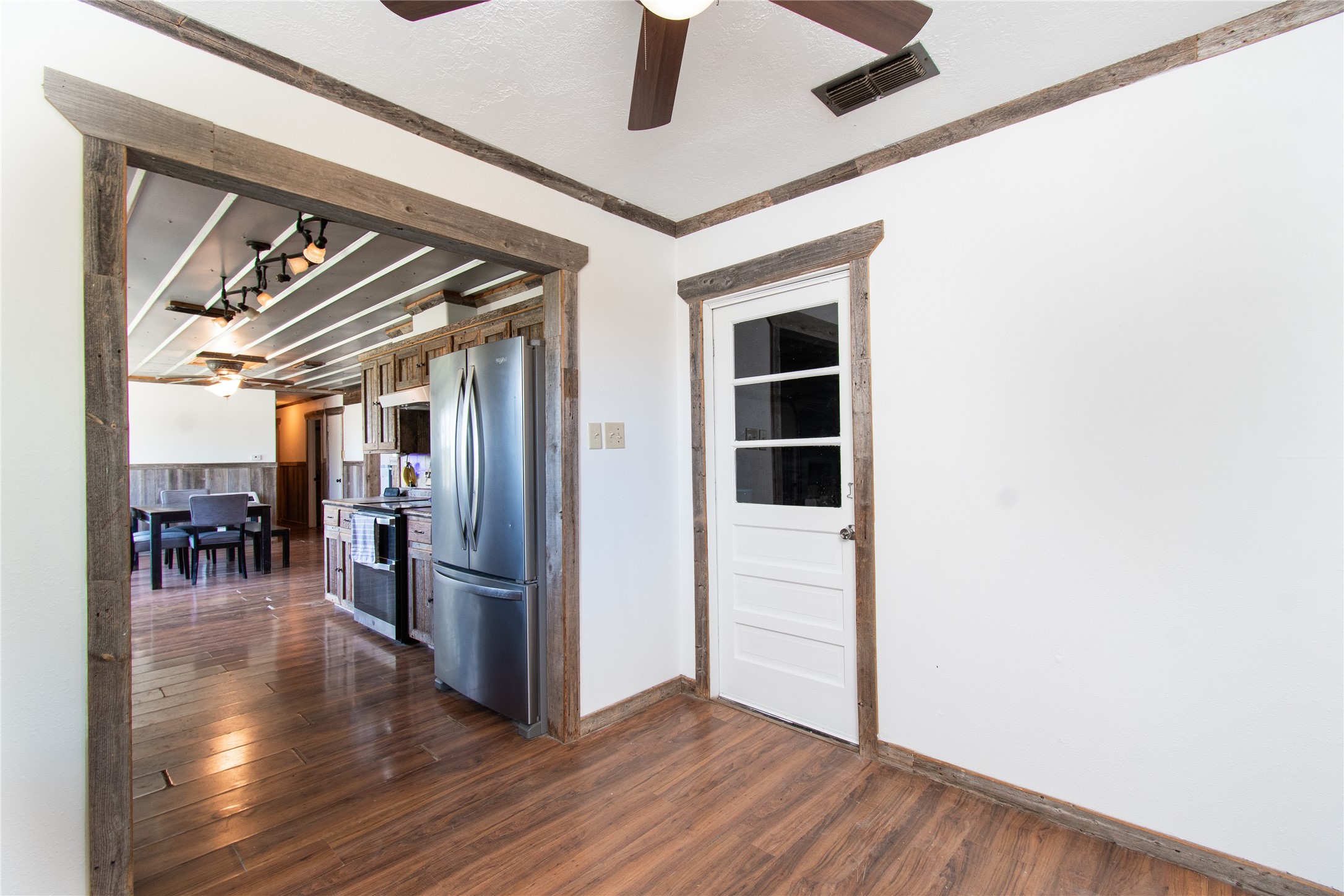8490 E Us Highway 190 Rogers TX 76569