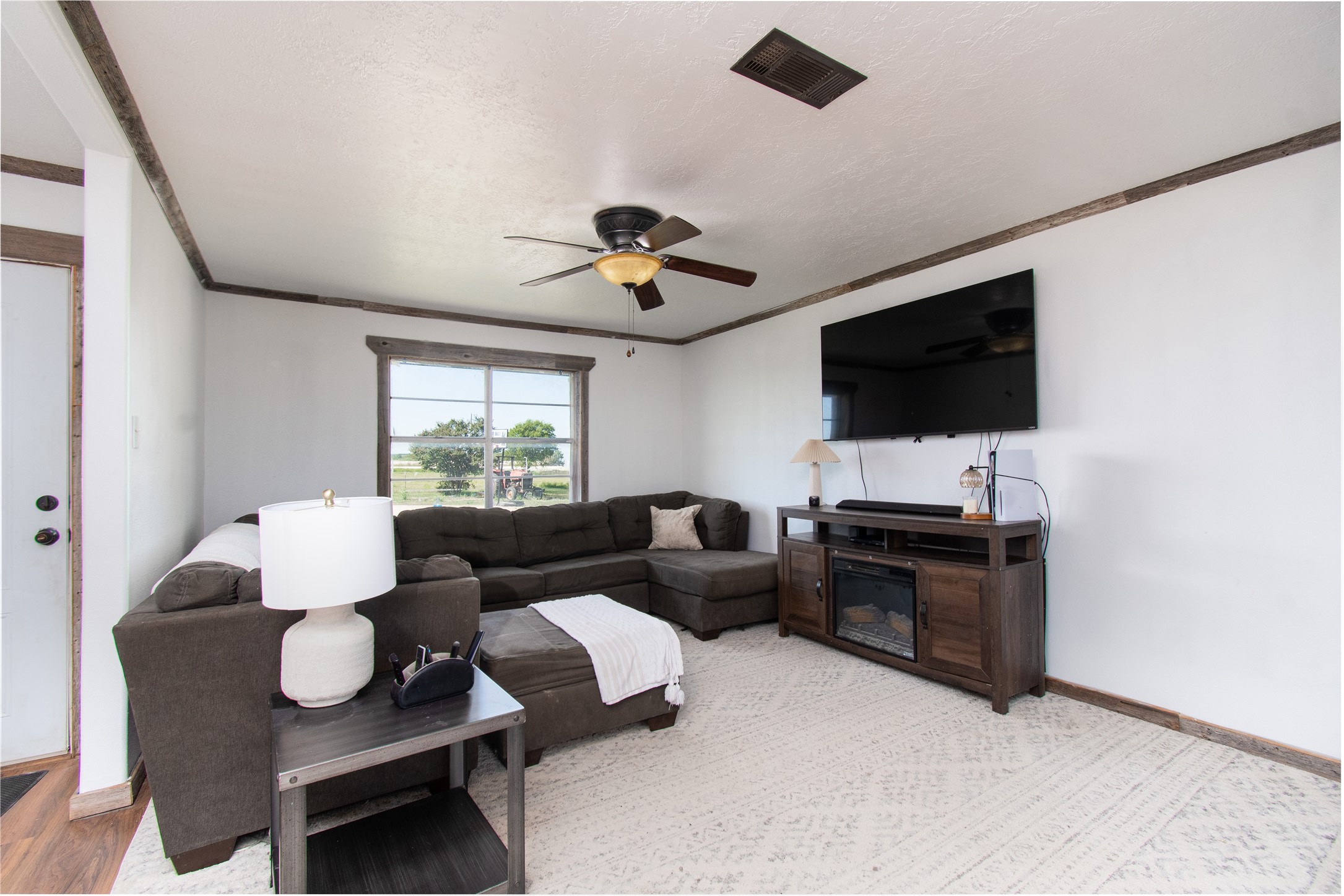 8490 E Us Highway 190 Rogers TX 76569