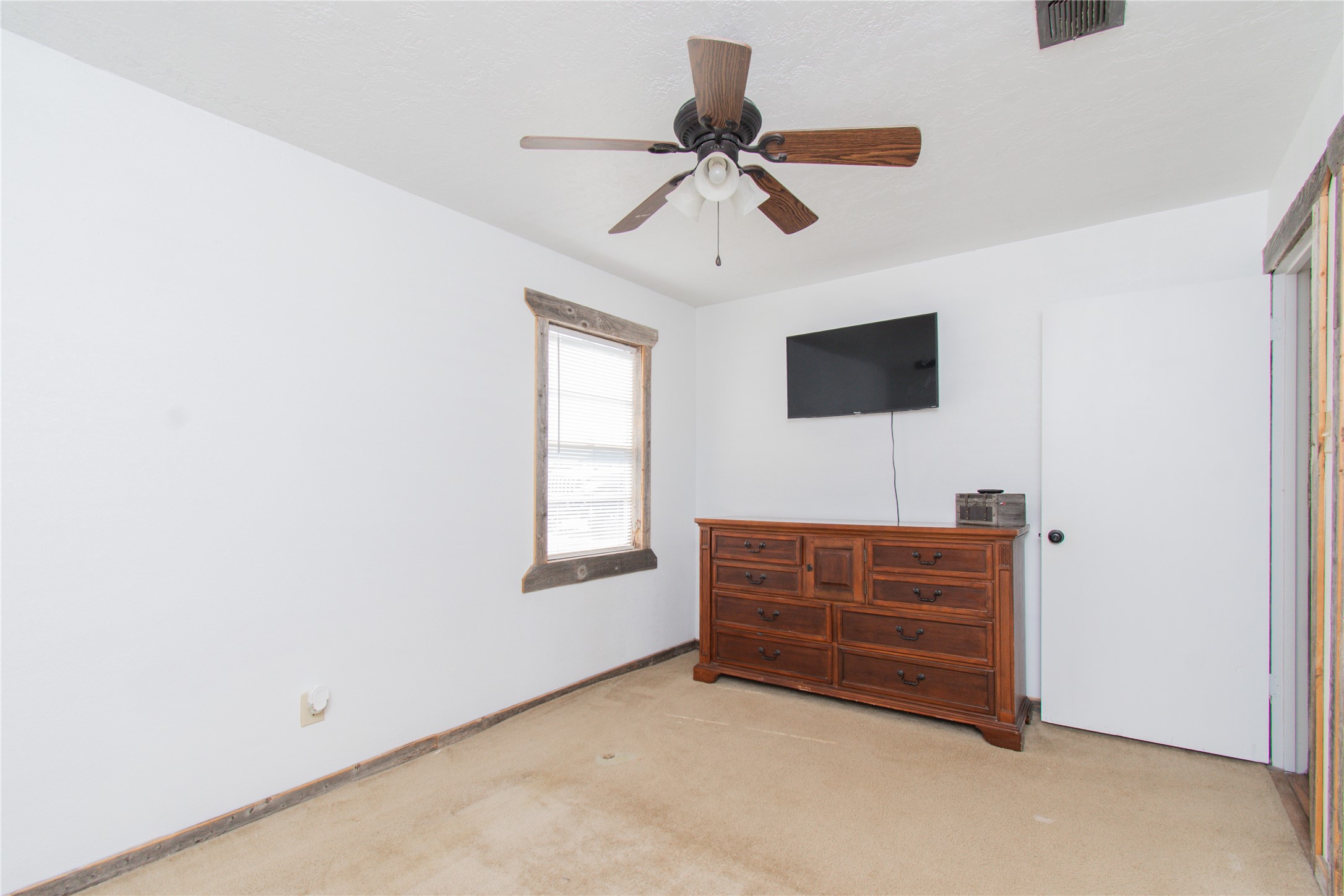 8490 E Us Highway 190 Rogers TX 76569
