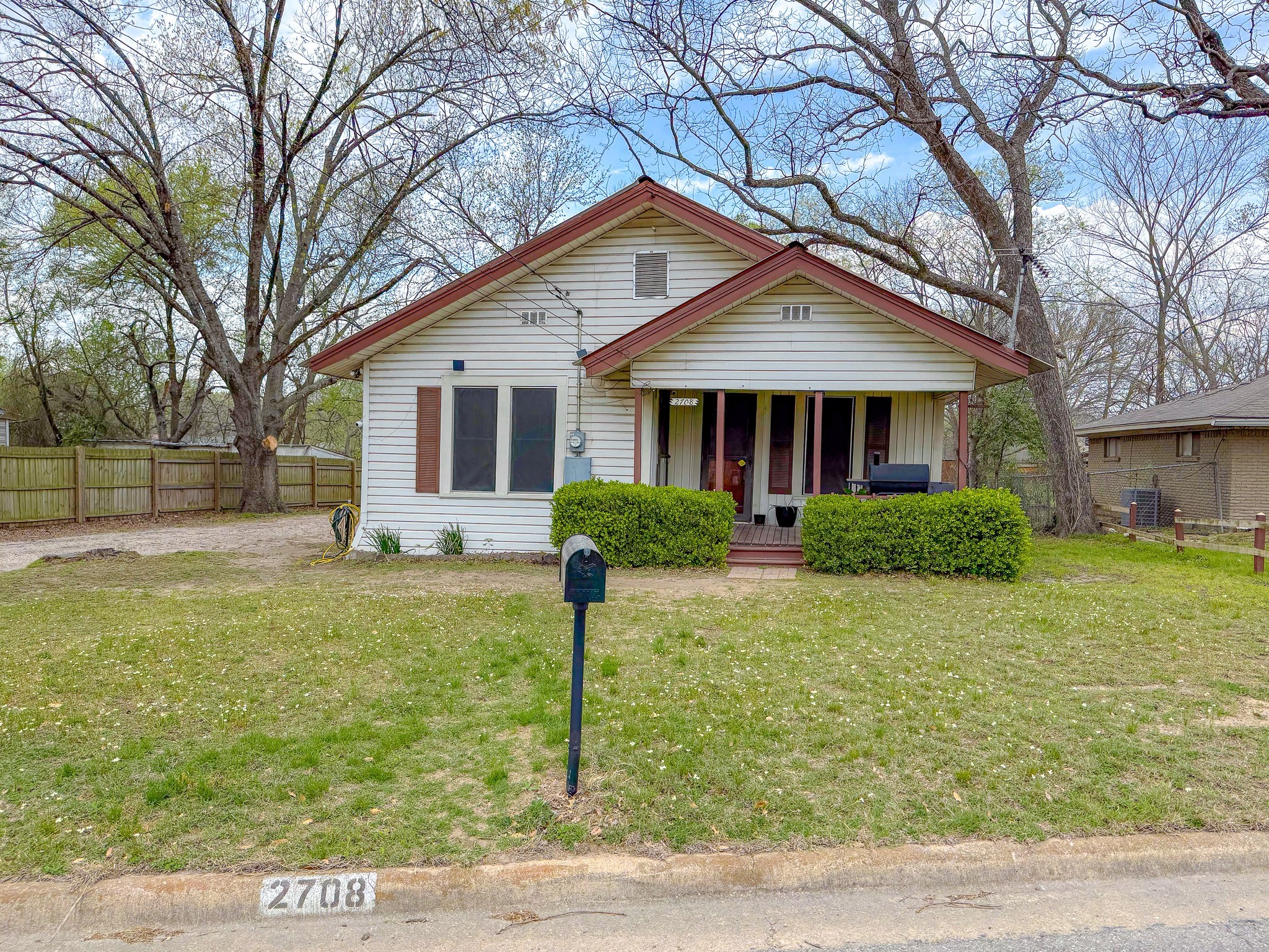 2708 W Collin Street Corsicana TX 75110