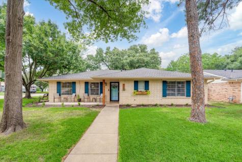 913 Bedford Court W Hurst TX 76053
