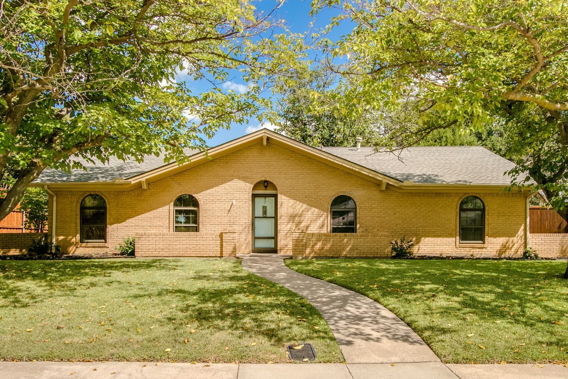 611 Glenhill Lane Lewisville TX 75077