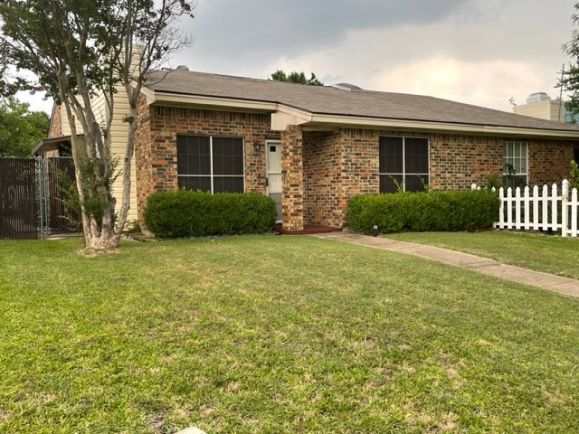 2462 Red River Street Mesquite TX 75150