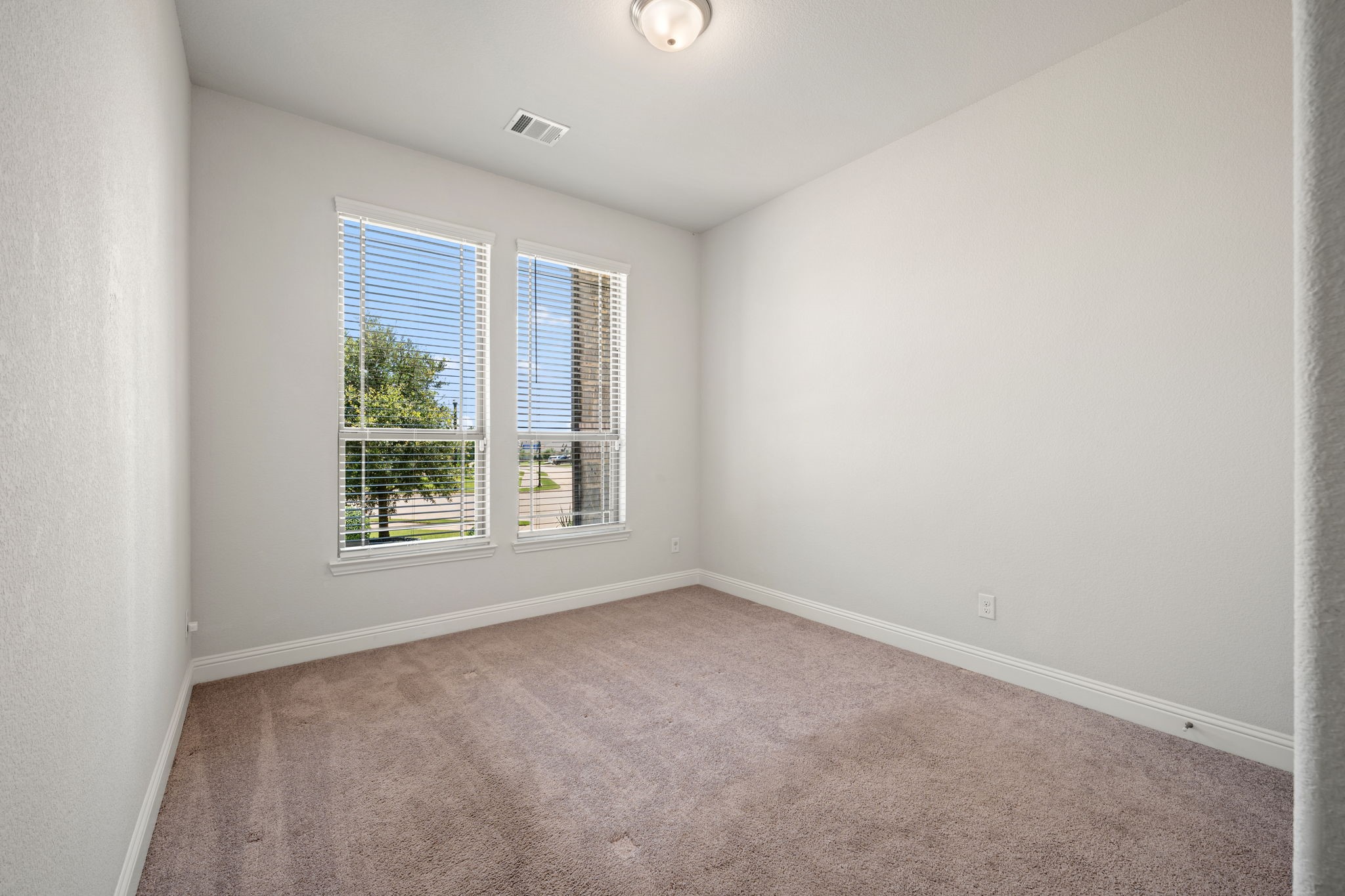 605 Roscoe Drive Midlothian TX 76065