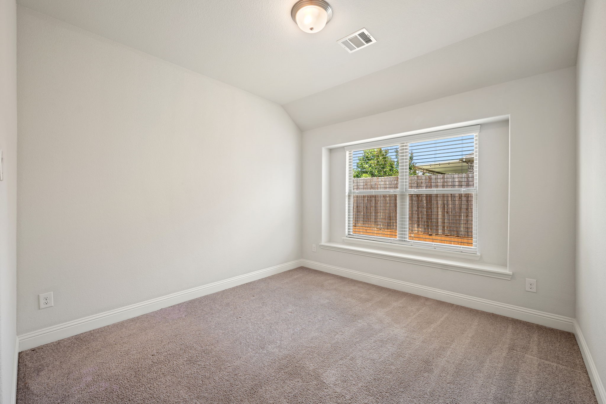 605 Roscoe Drive Midlothian TX 76065