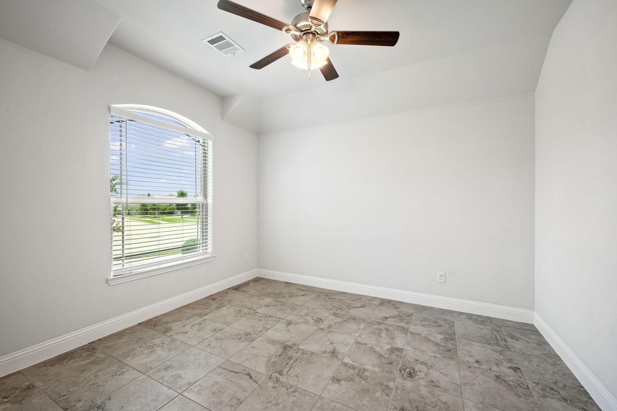 605 Roscoe Drive Midlothian TX 76065