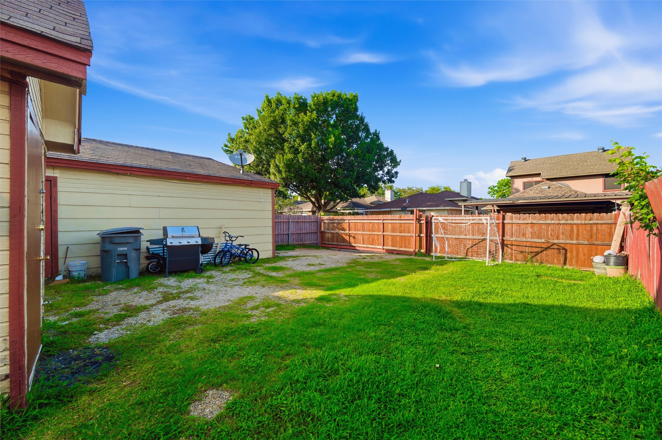 10464 Woodleaf Drive Dallas TX 75227
