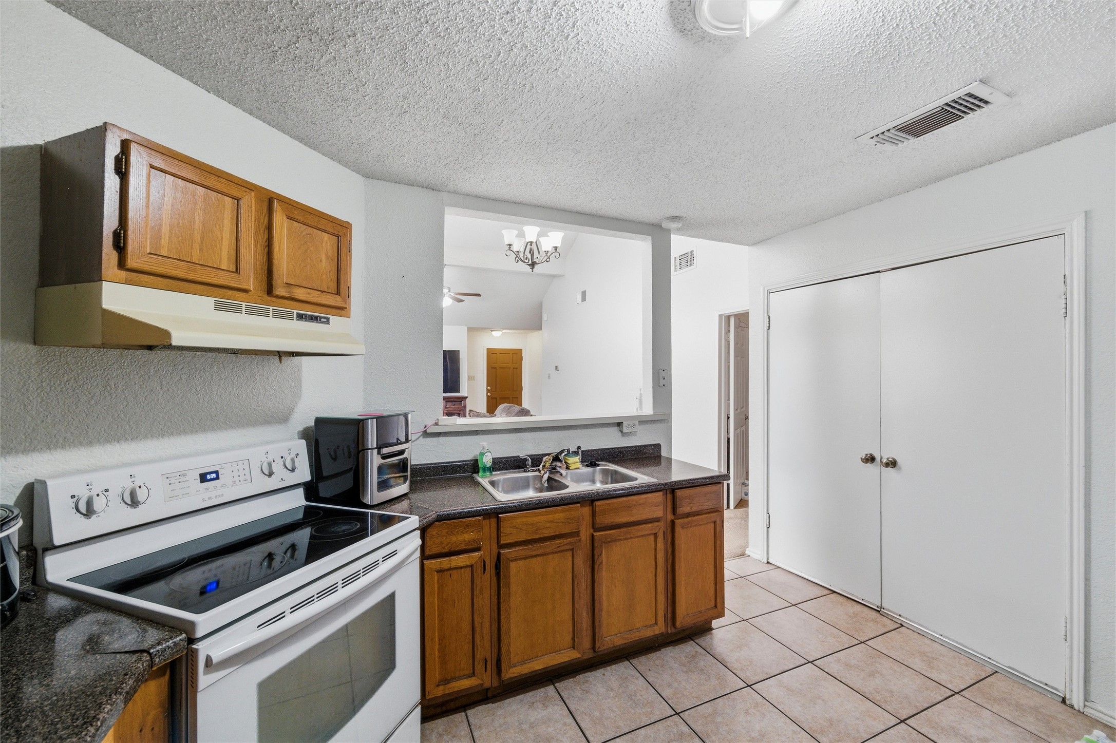 10464 Woodleaf Drive Dallas TX 75227