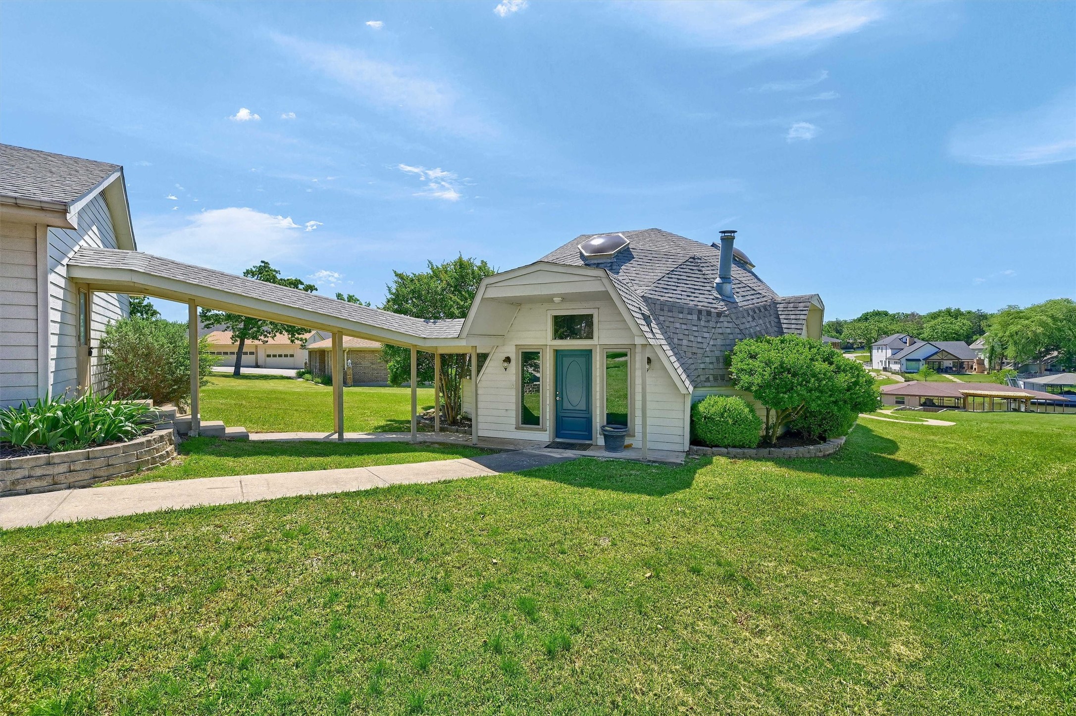 114 E Seminole Drive Lake Kiowa TX 76240