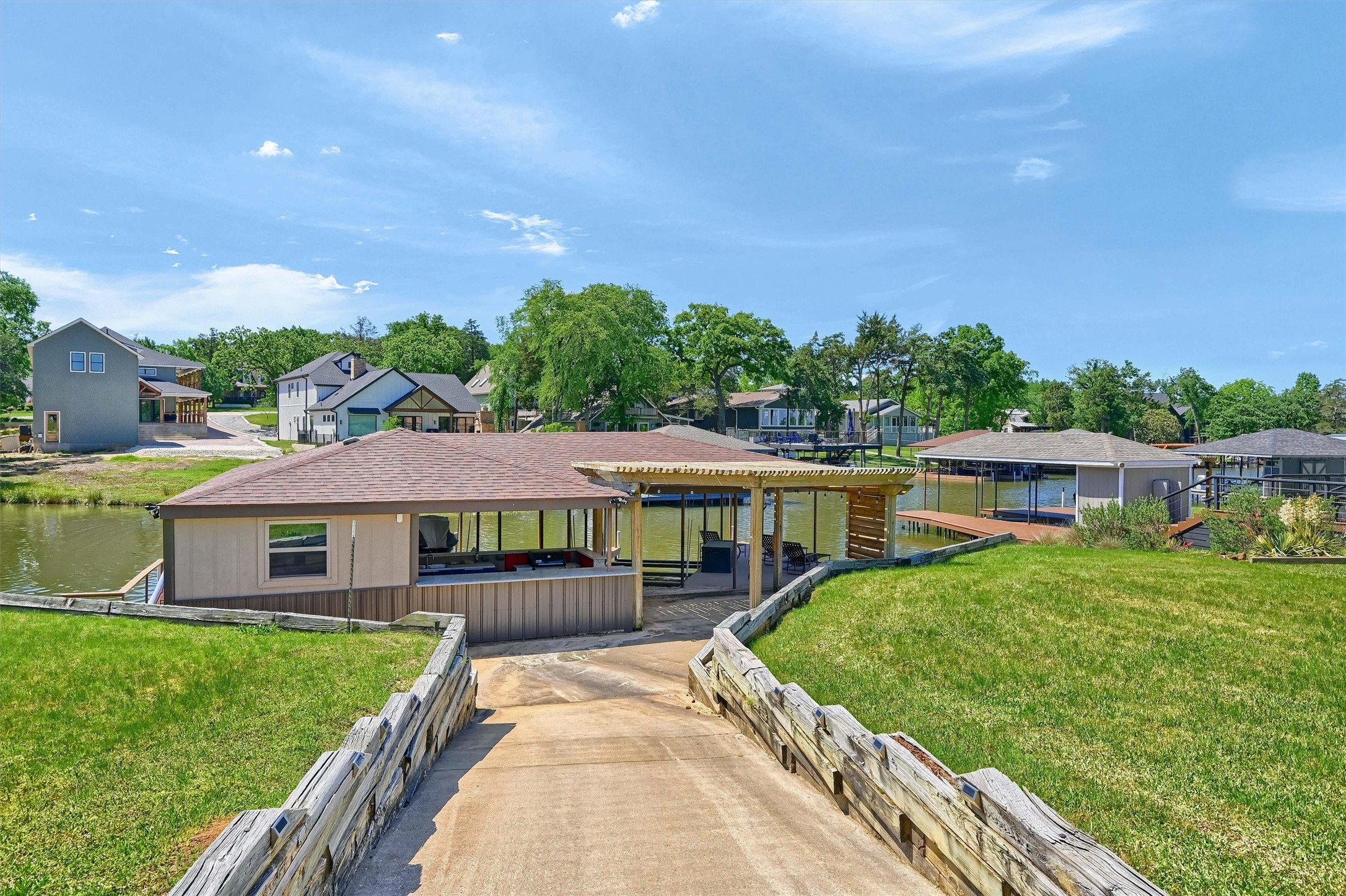 114 E Seminole Drive Lake Kiowa TX 76240