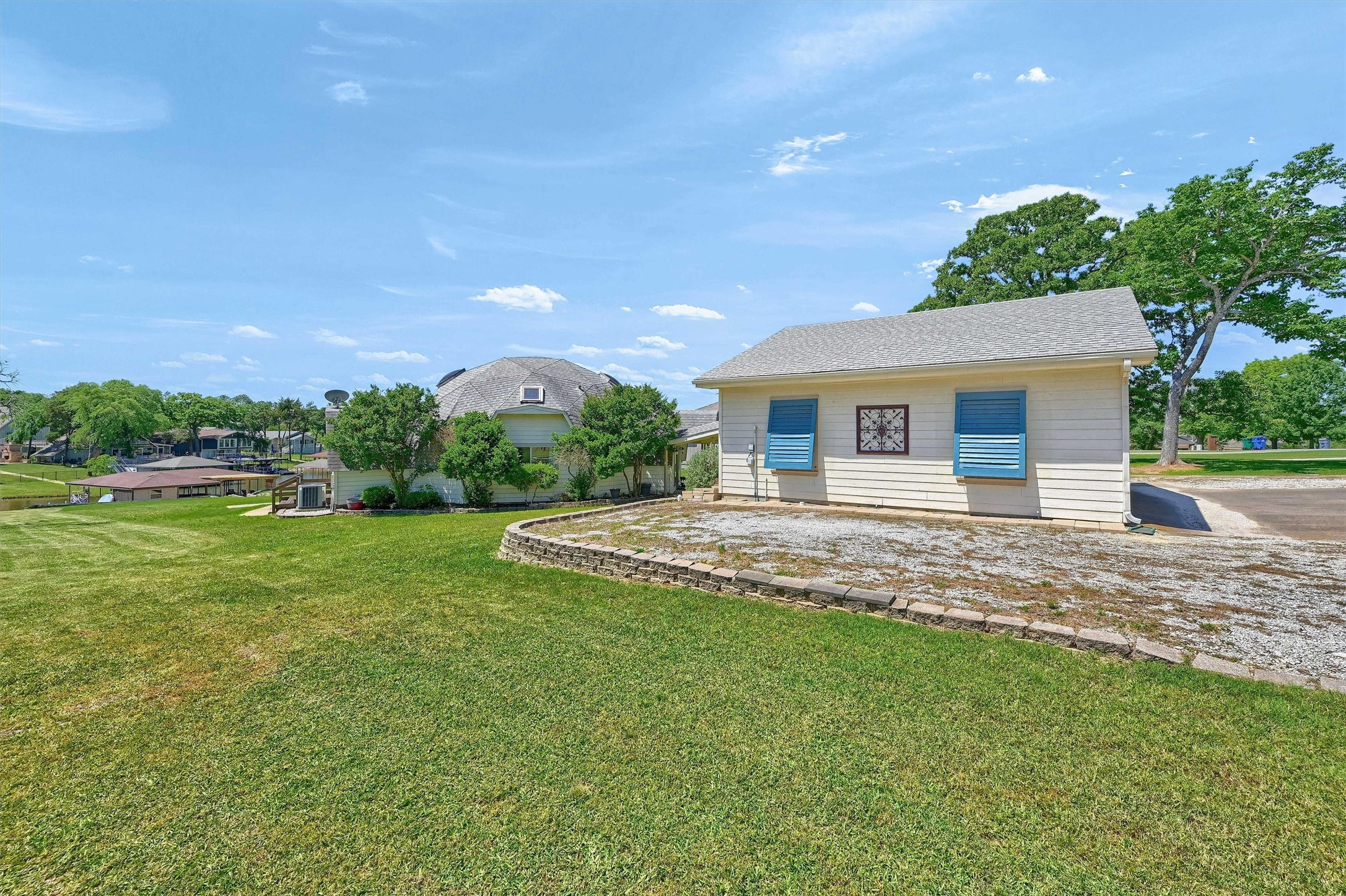 114 E Seminole Drive Lake Kiowa TX 76240