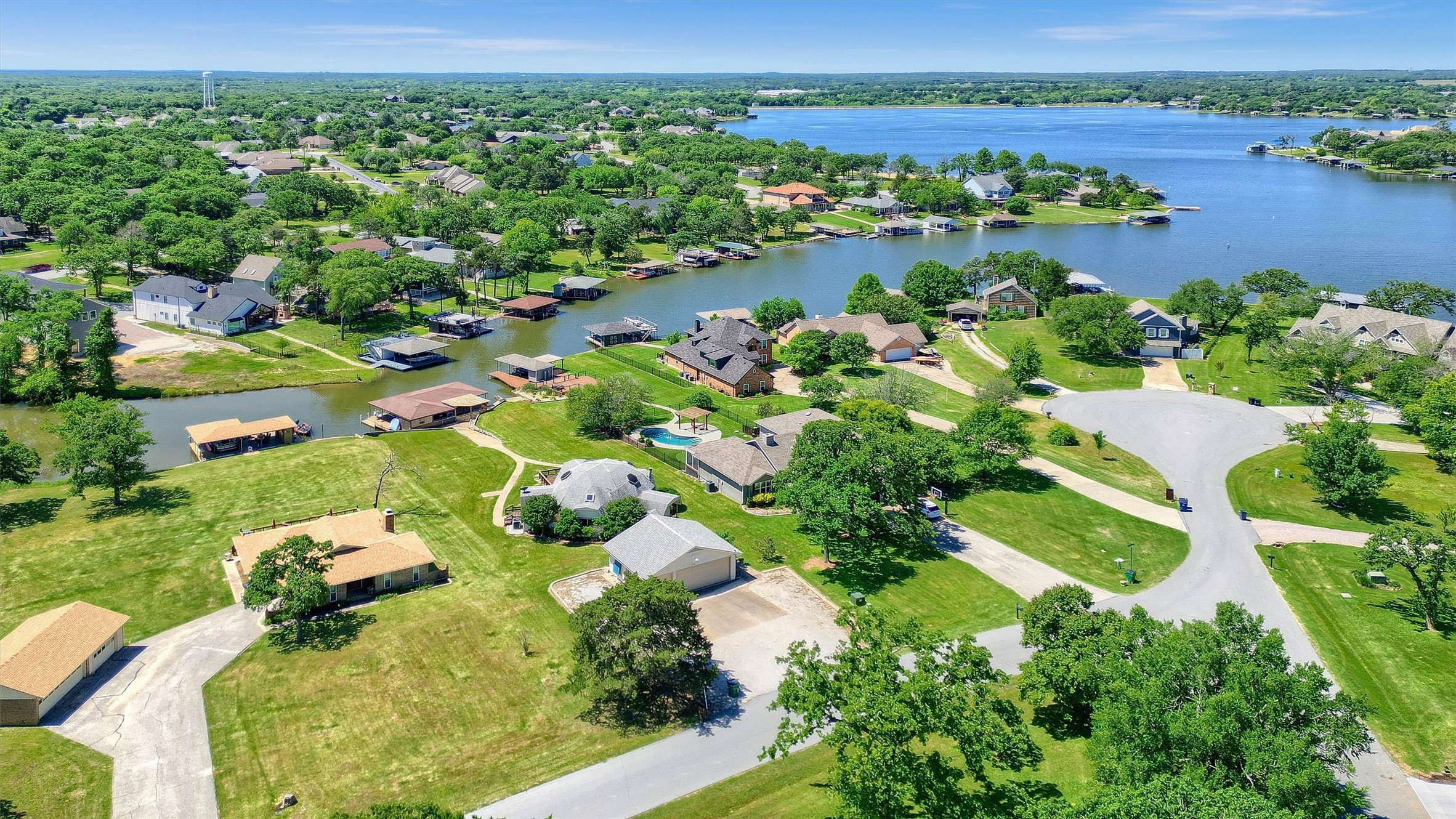114 E Seminole Drive Lake Kiowa TX 76240