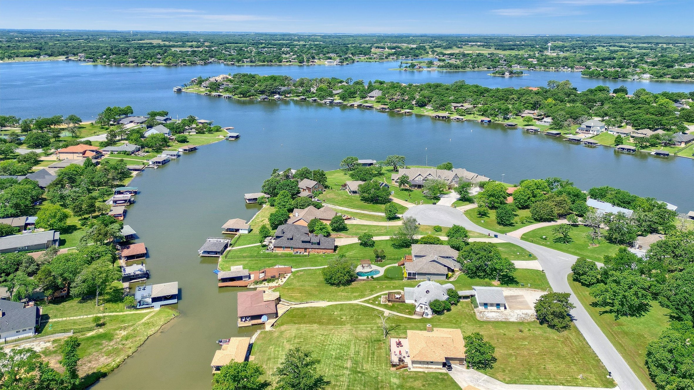 114 E Seminole Drive Lake Kiowa TX 76240
