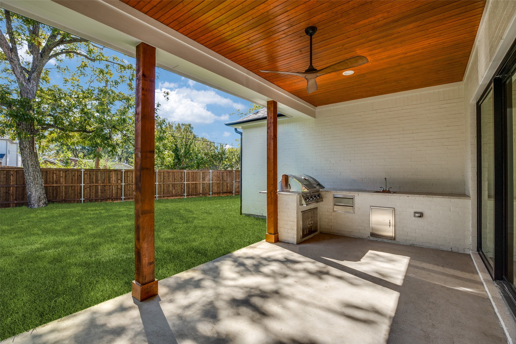 3842 Eaton Drive Dallas TX 75220