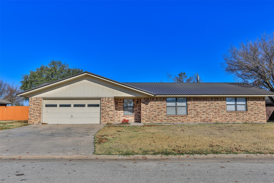 511 Henry Street Lindsay TX 76250