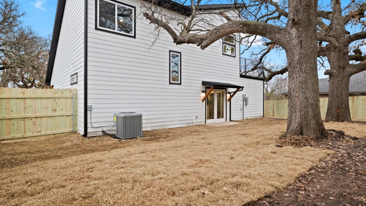 1228 S Rusk Street W Sherman TX 75090