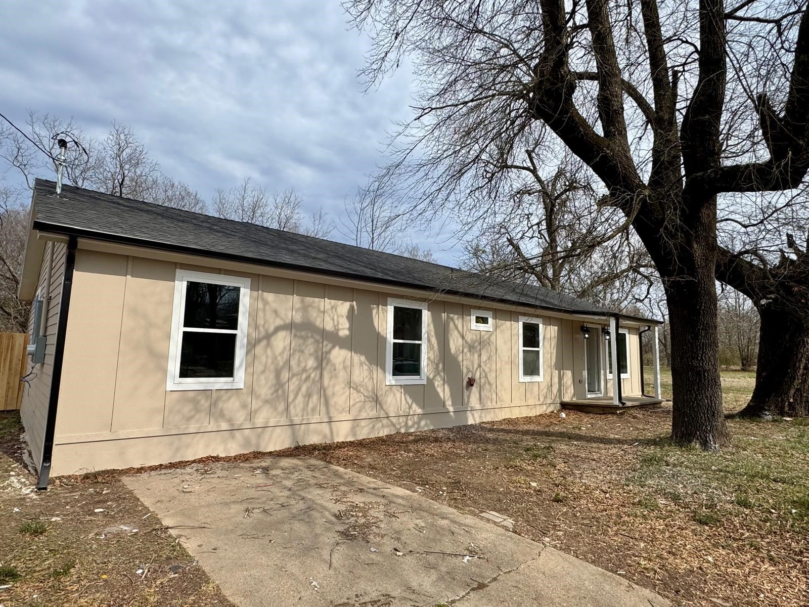 1844 W Houston Street Paris TX 75460