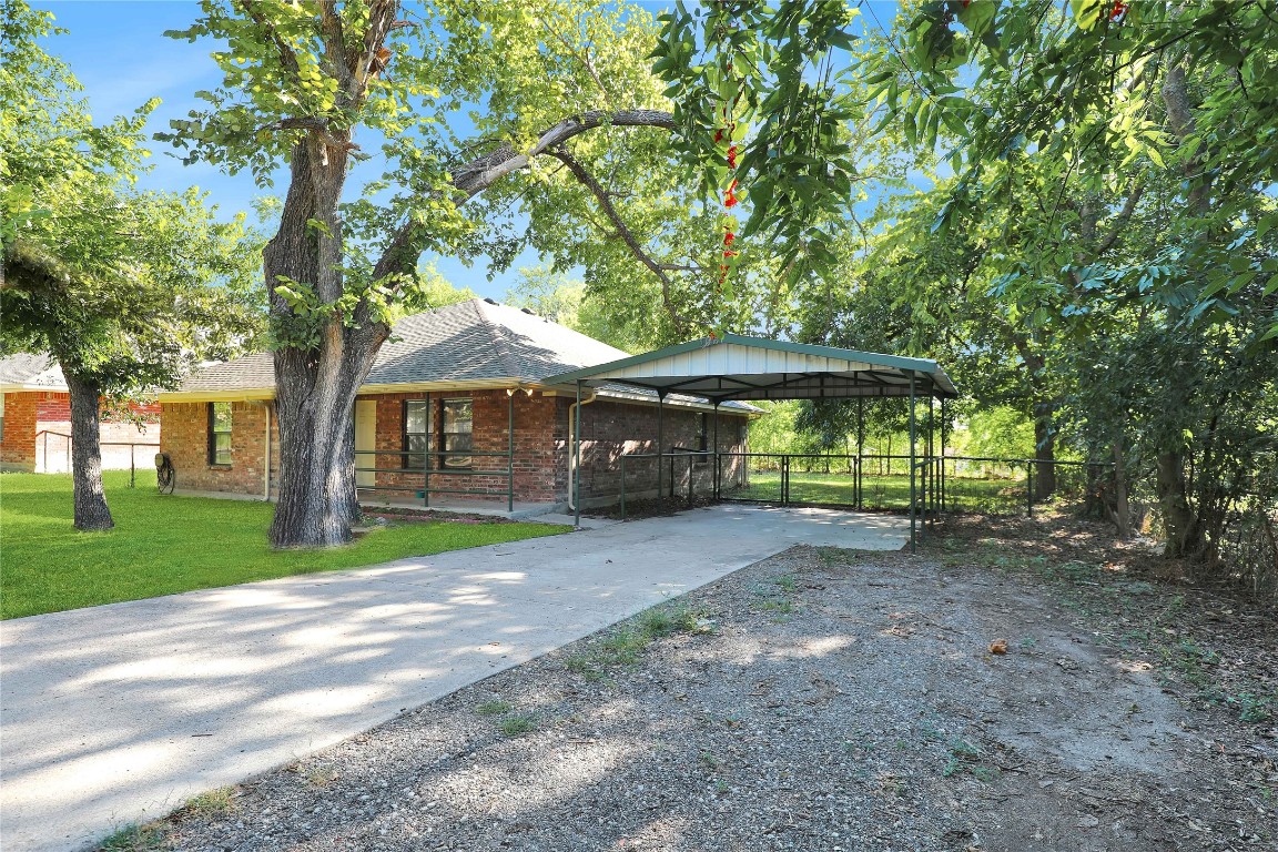 108 Yeary Street Farmersville TX 75442