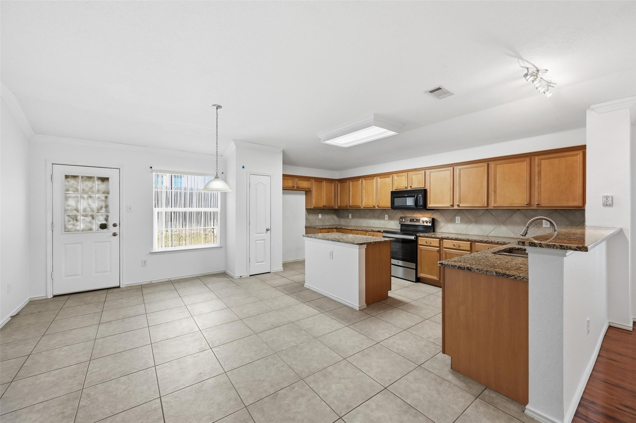 309 Moonlight Drive Euless TX 76039