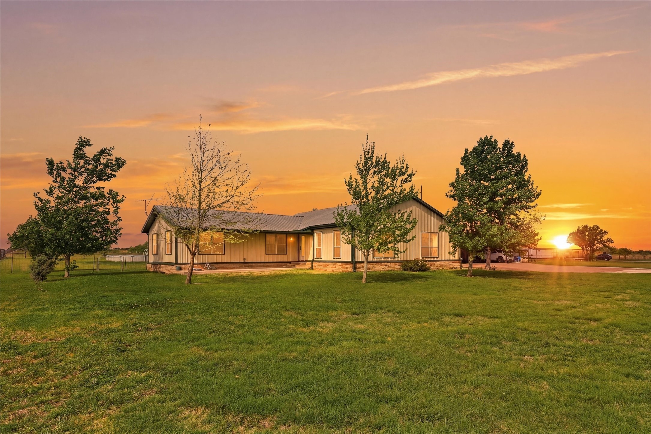10208 County Road 418 Grandview TX 76050
