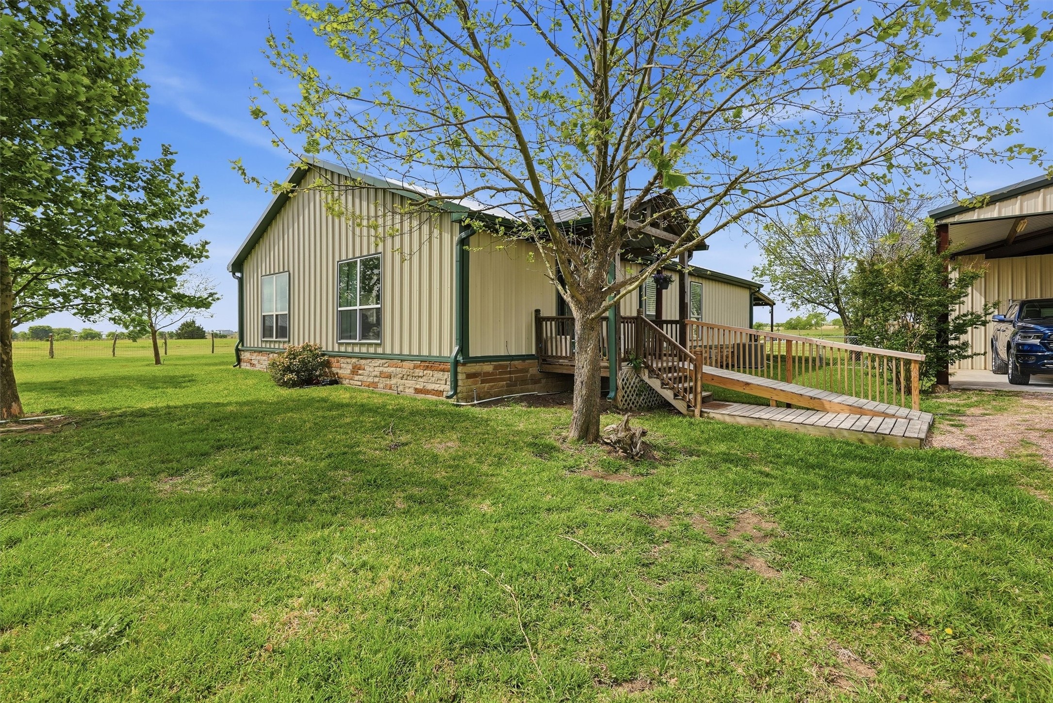 10208 County Road 418 Grandview TX 76050