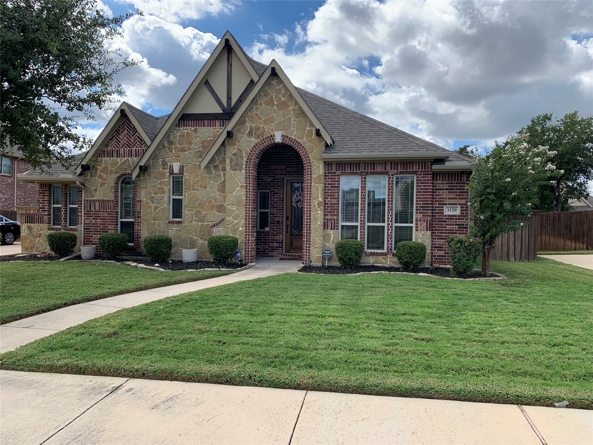 1129 Vickery Drive Desoto TX 75115