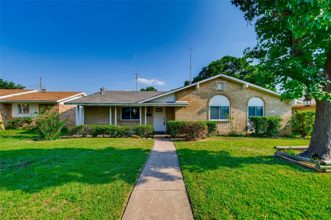 2104 Bowie Drive Carrollton TX 75006