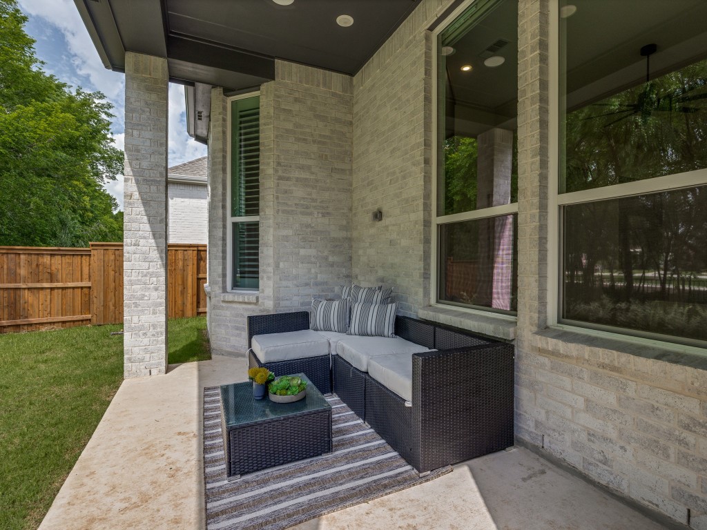 1823 Bell Court Van Alstyne TX 75495