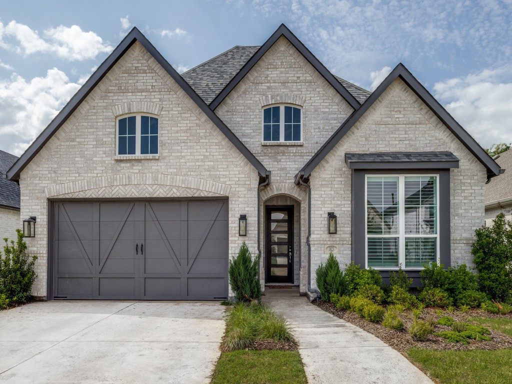 1823 Bell Court Van Alstyne TX 75495