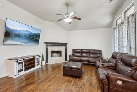 453 Lake Park Drive Midlothian TX 76065