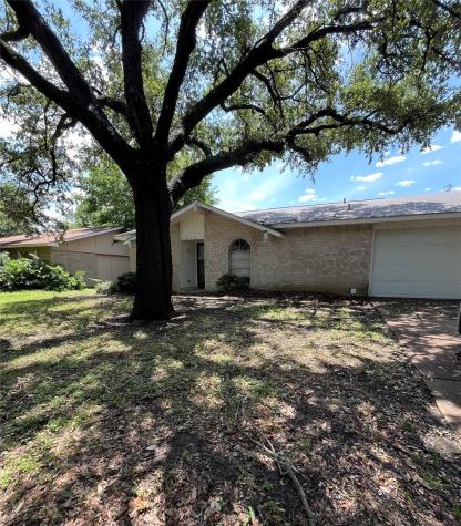 613 Edelweiss Drive Grand Prairie TX 75052